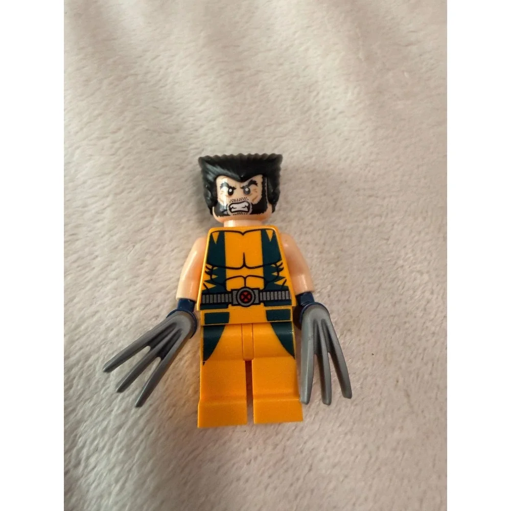 LEGO Marvel Super Heroes Wolverine Minifigure sh032 Yellow Suit X-Men Logan
